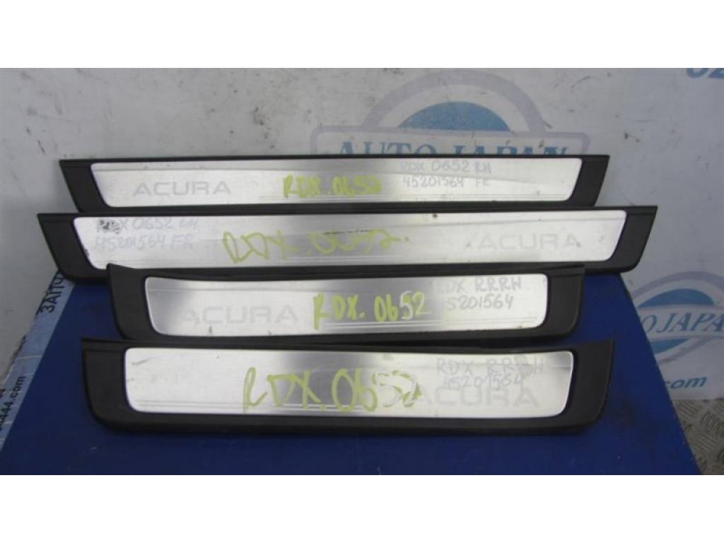 84202-TX4-A00ZA | Накладка порога внутрішня ACURA RDX 12-19