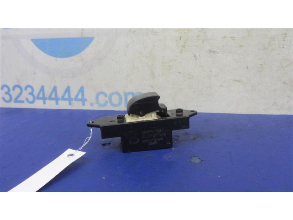 MR587944 | Кнопка стеклоподъемника MITSUBISHI OUTLANDER XL 05-13 - Фото 4