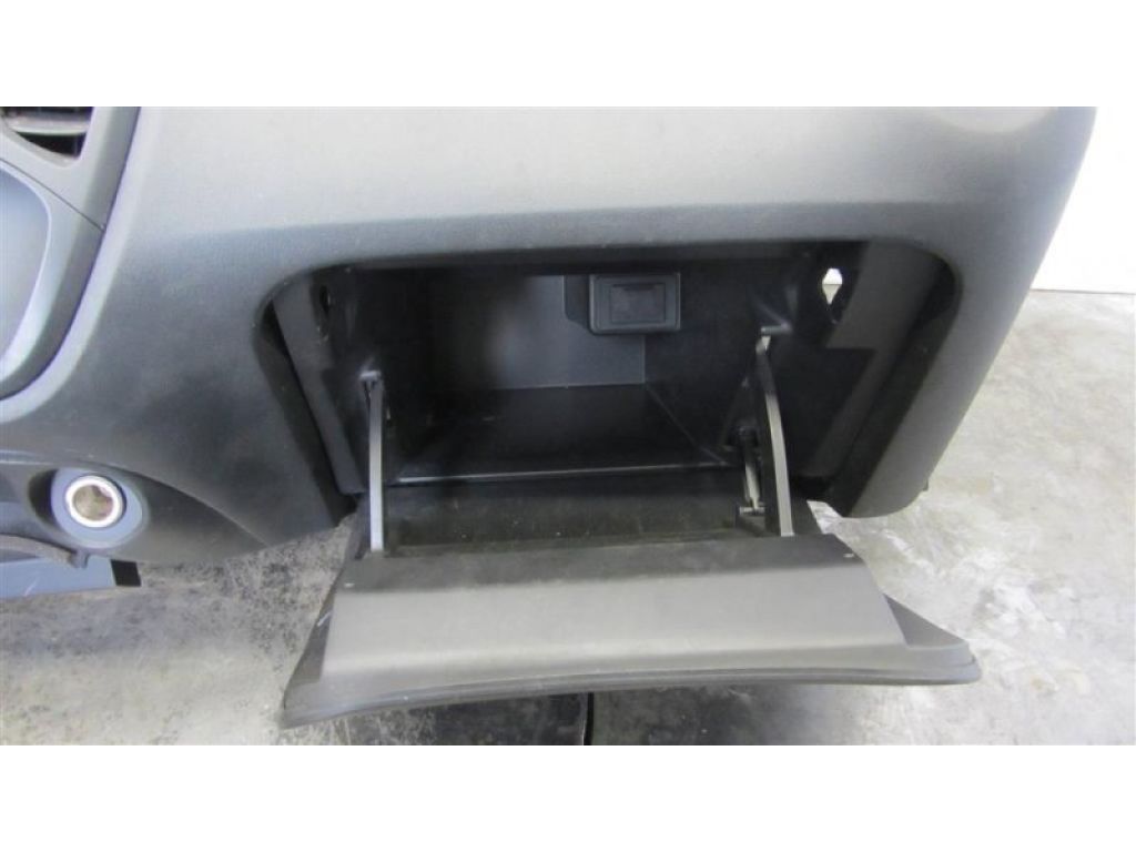 68200-1KA0A | Торпедо NISSAN JUKE 10-19 - Фото 2