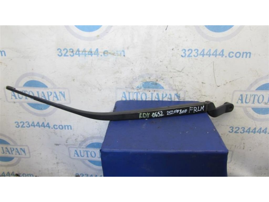 76610-TX4-A01 | Поводок стеклоочистителя передний прав. ACURA RDX 12-19