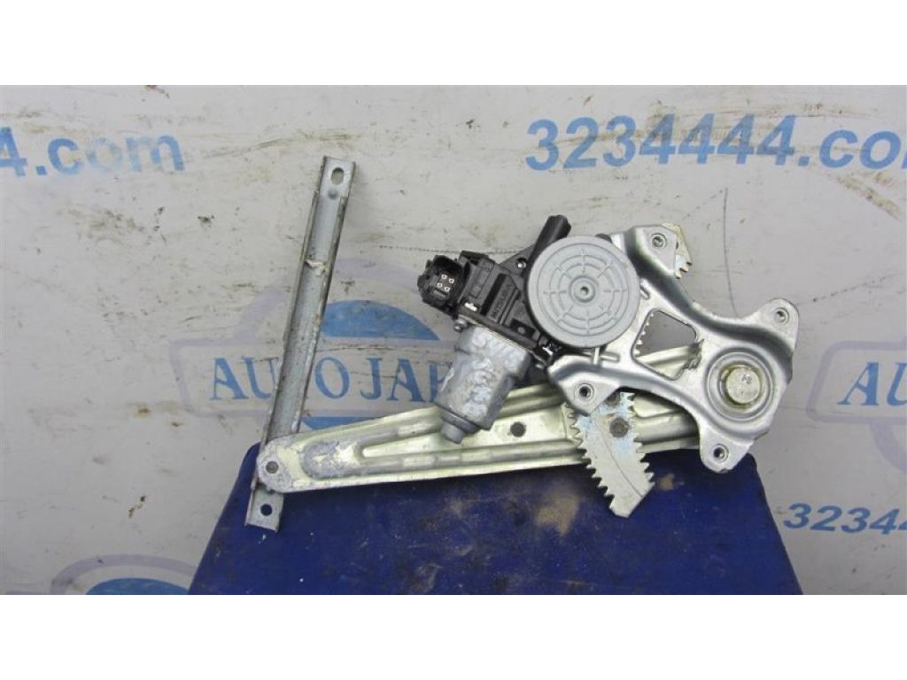 82720-1U600 | Стеклоподъемник задн. прав. NISSAN JUKE 10-19