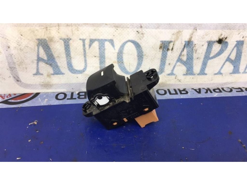 93576-A5110 | Кнопка стеклоподъемника задн. HYUNDAI ELANTRA MD 10-15