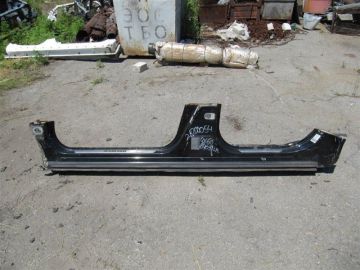 Стійка кузова середня лів. INFINITI QX60/JX35 12-20