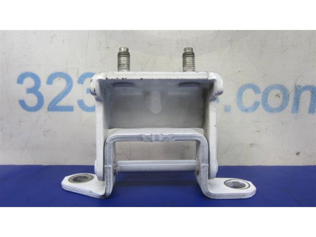 82400-9AM0A | Петля двері верхня задн. прав. NISSAN SENTRA B17 12-21