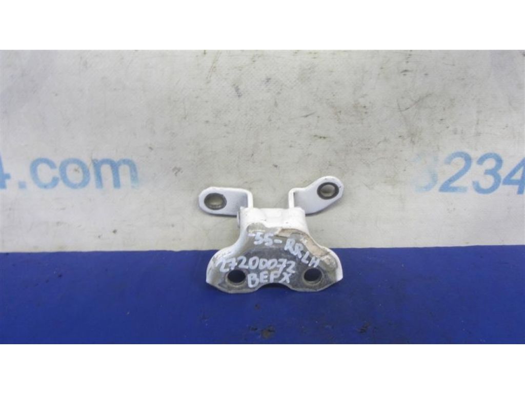 68760-0D061 | Петля двери верхняя задн. лев. TOYOTA CAMRY 55 14-17