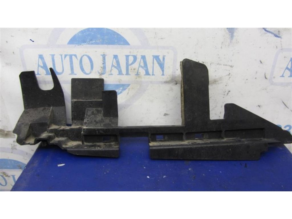 92184-9W50A | Дефлектор радіатора прав. NISSAN TEANA J31 03-07