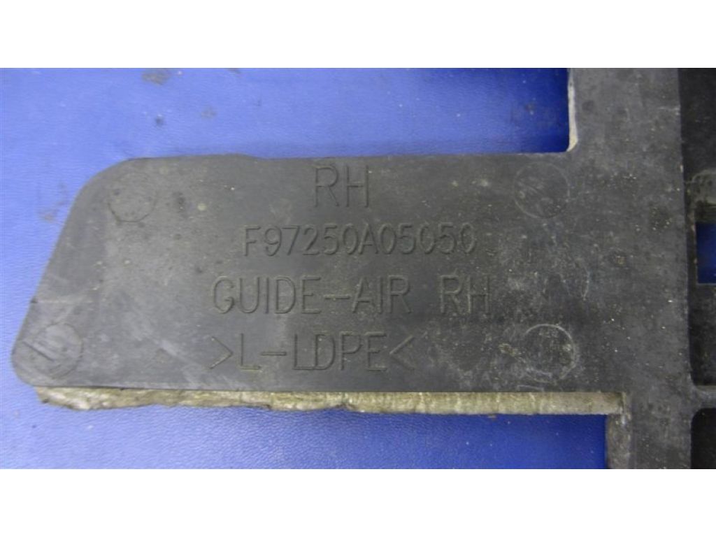 92184-9W50A | Дефлектор радіатора прав. NISSAN TEANA J31 03-07 - Фото 4