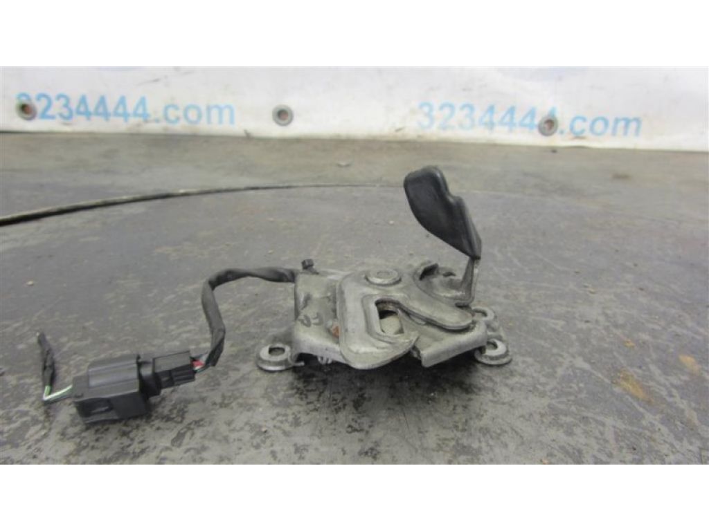 82110-57L30 | Замок капоту SUZUKI KIZASHI 09-14