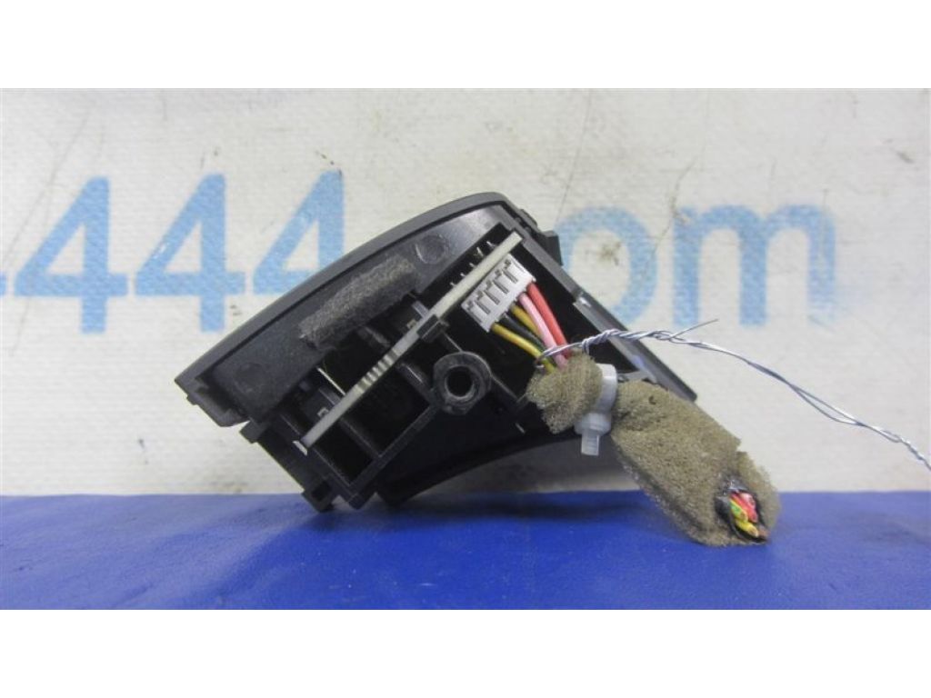 25273-JK60A | Кнопки на руль INFINITI G25/G35/G37/Q40 06-14 - Фото 3