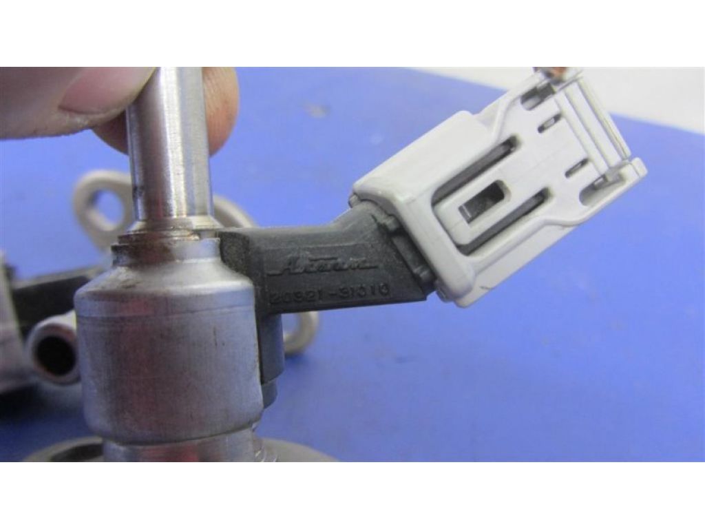 20320-31020 | Датчик давления топлива LEXUS LS600HL 06-17 - Фото 4