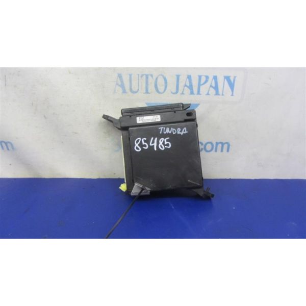 Блок запобіжників салон TOYOTA TUNDRA 13- 82730-0C243