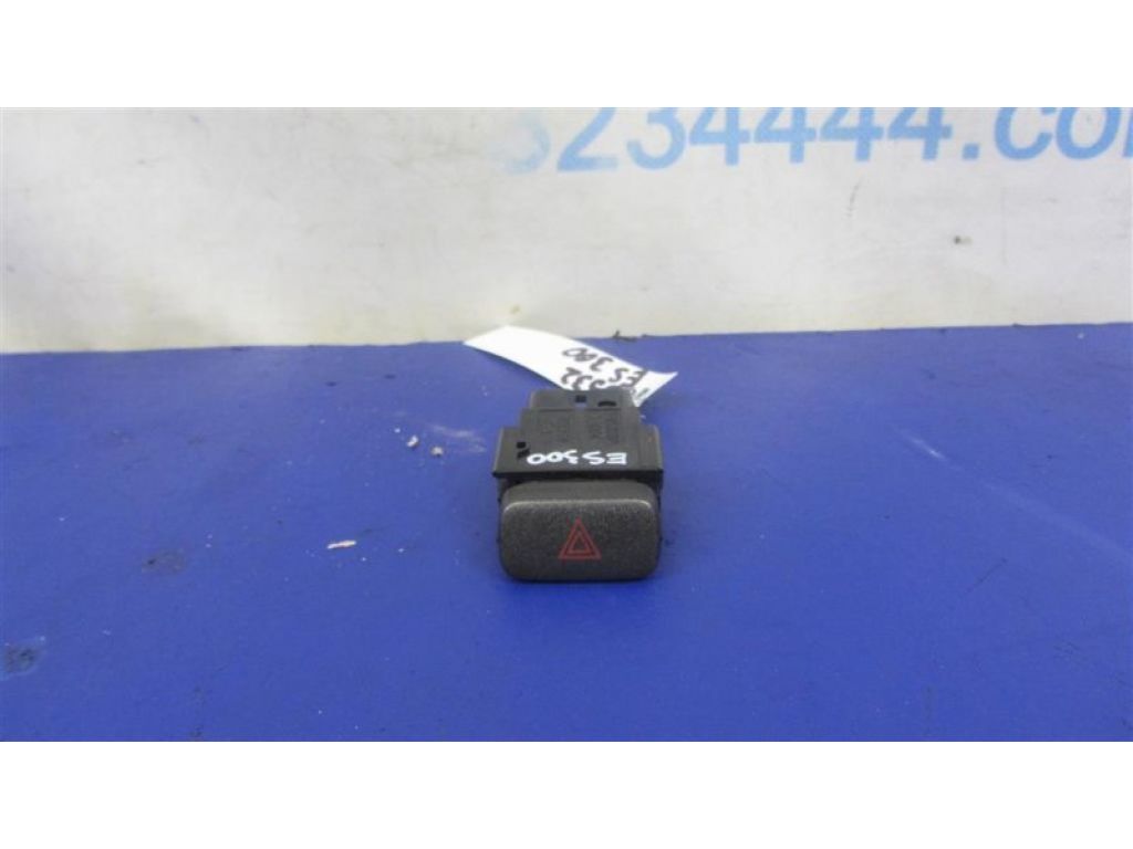 84332-33060 | Кнопка аварийной сигнализации LEXUS ES300 ES330 01-06 - Фото 3