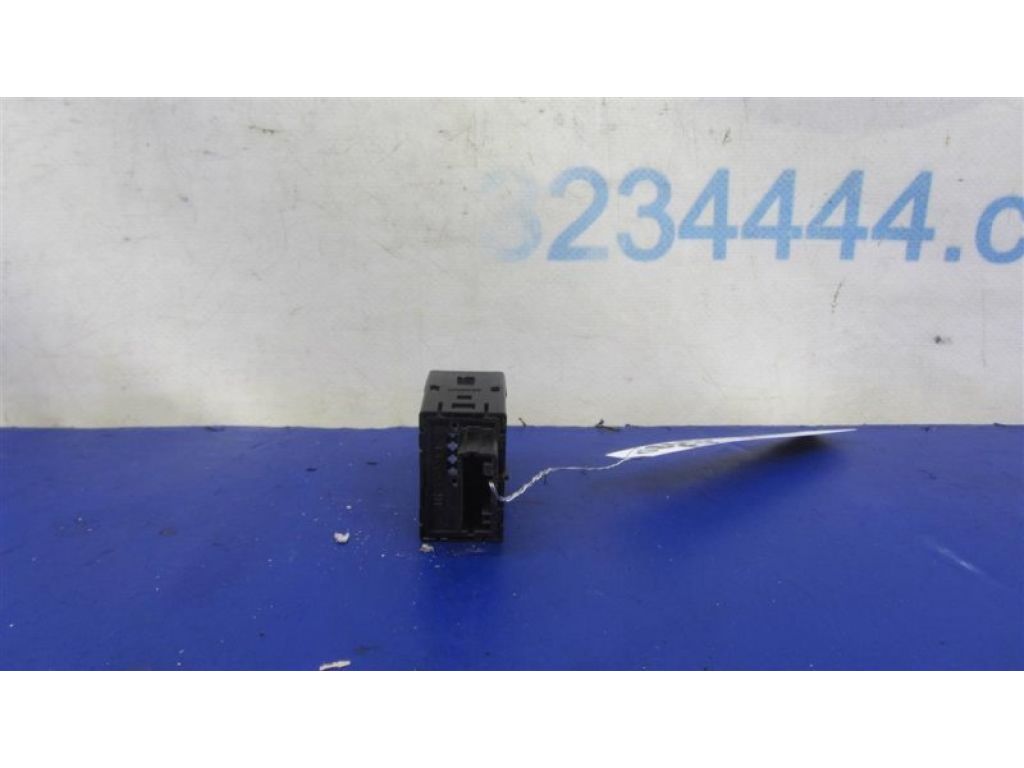 84724-0E010 | Кнопка LEXUS RX350/450 09-15 - Фото 3