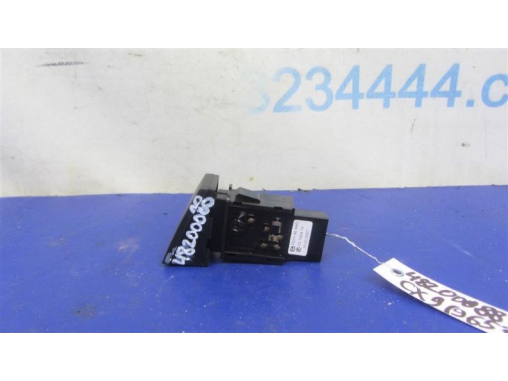 TD11-66-4H0 | Кнопка аварийной сигнализации MAZDA CX-9 06-16 - Фото 3