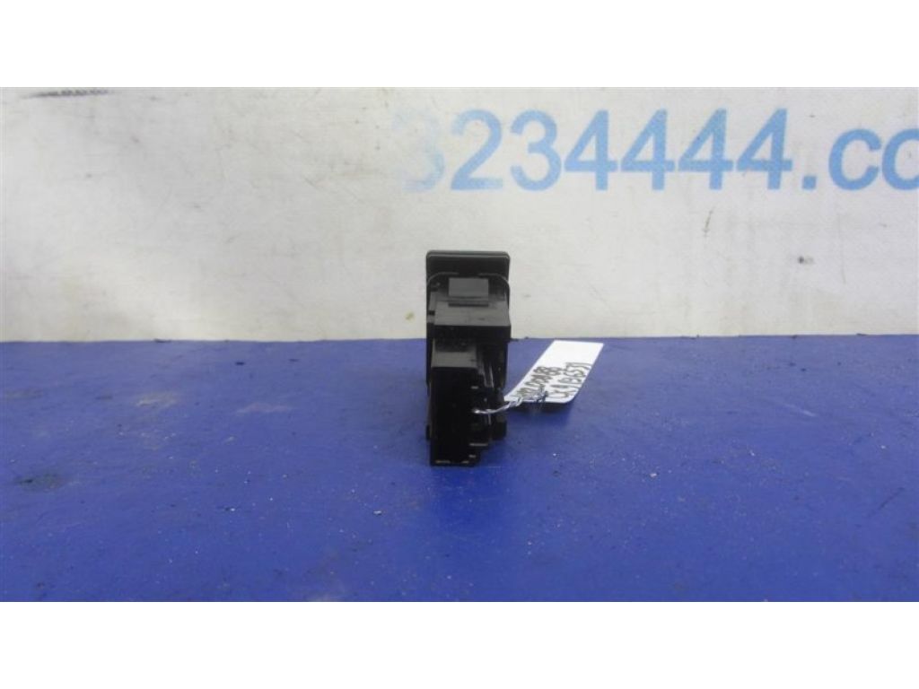 TD11-66-4H0 | Кнопка аварийной сигнализации MAZDA CX-9 06-16 - Фото 4