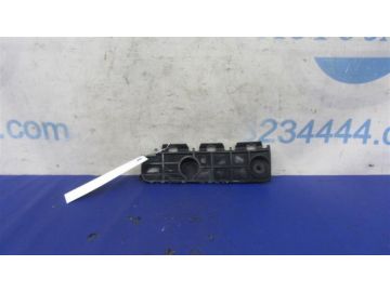 Кронштейн заднего бампера прав. TOYOTA SIENNA 11-16