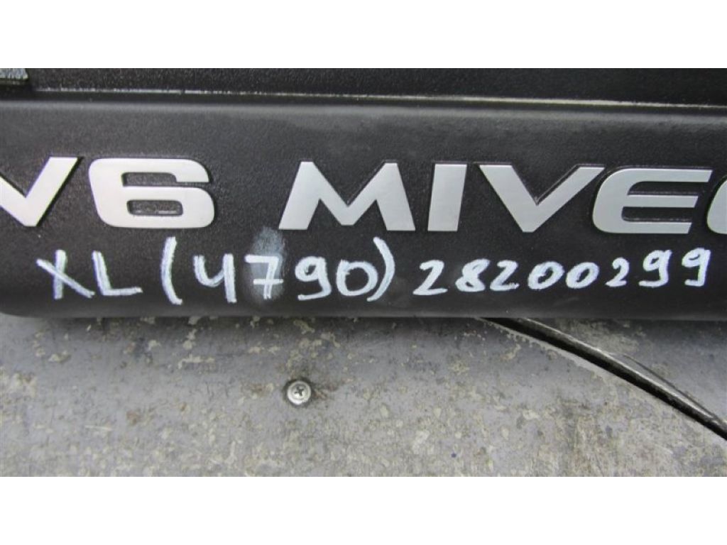 1003A096 | Накладка двигуна декоративна MITSUBISHI OUTLANDER XL 05-13 - Фото 2