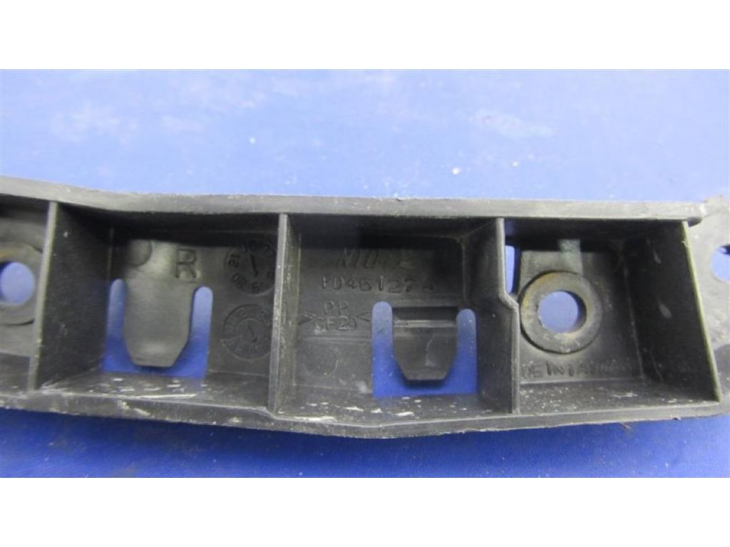 CP9Z-17C94-7A | Кронштейн переднього бампера (на крилі) прав. FORD FOCUS 10-18 - Фото 3