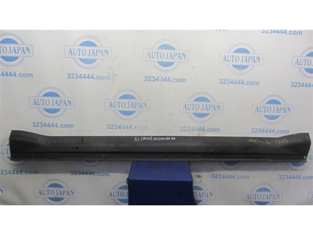 6512A026 | Накладка порога наружная прав. MITSUBISHI OUTLANDER XL 05-13