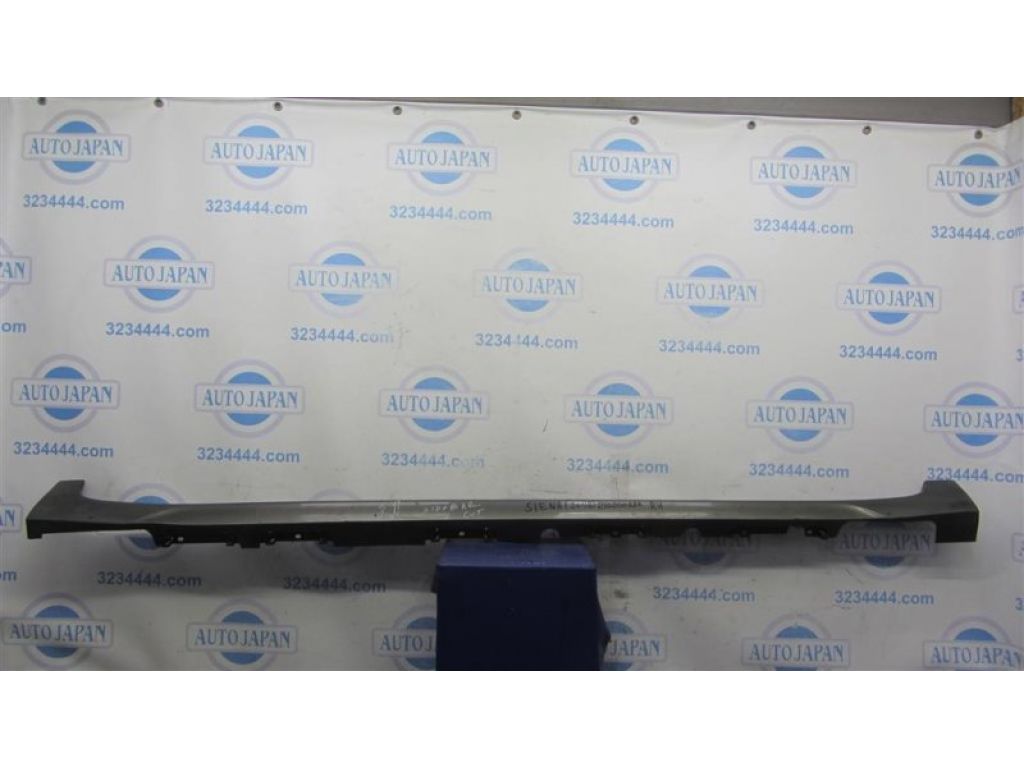 75851-08020 | Накладка порогу зовнішня прав. TOYOTA SIENNA 11-16