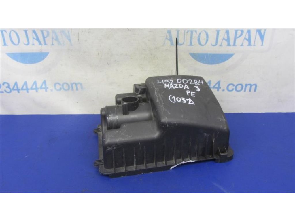 LF8J-13-Z01A | Корпус повітряного фільтра MAZDA 3 BL 09-13