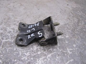 Петля крышки багажника прав. SUBARU TRIBECA B9 05-07