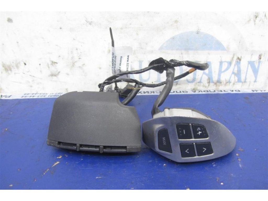 8750A021 | Кнопки руля MITSUBISHI OUTLANDER XL 05-13