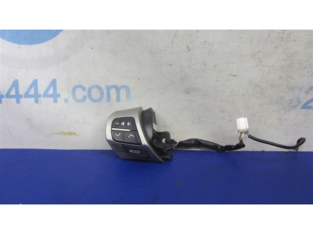 84247-06070-B0 | Кнопки руля TOYOTA CAMRY 40 06-11