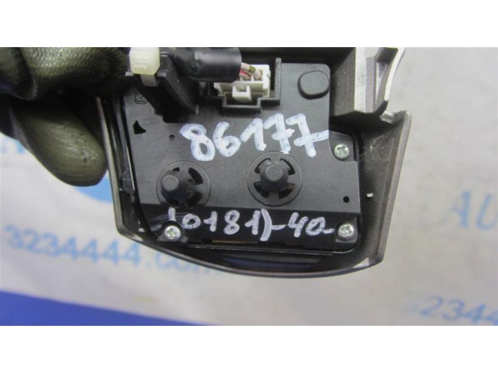 84247-06070-B0 | Кнопки руля TOYOTA CAMRY 40 06-11 - Фото 2