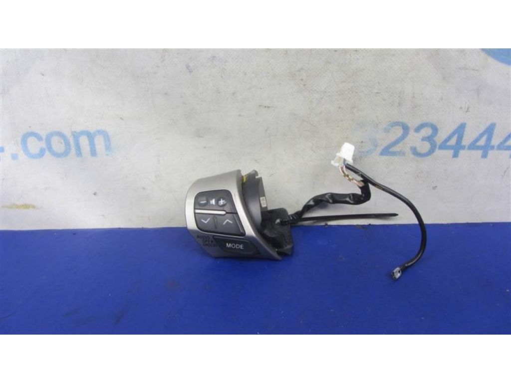 84247-06070-B0 | Кнопки руля TOYOTA CAMRY 40 06-11