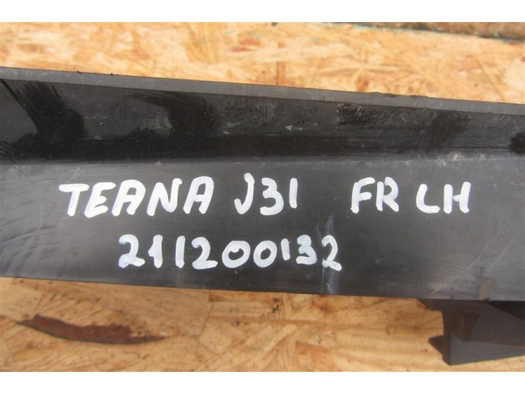 92185-9W50A | Дефлектор радіатора лів. NISSAN TEANA J31 03-07 - Фото 2