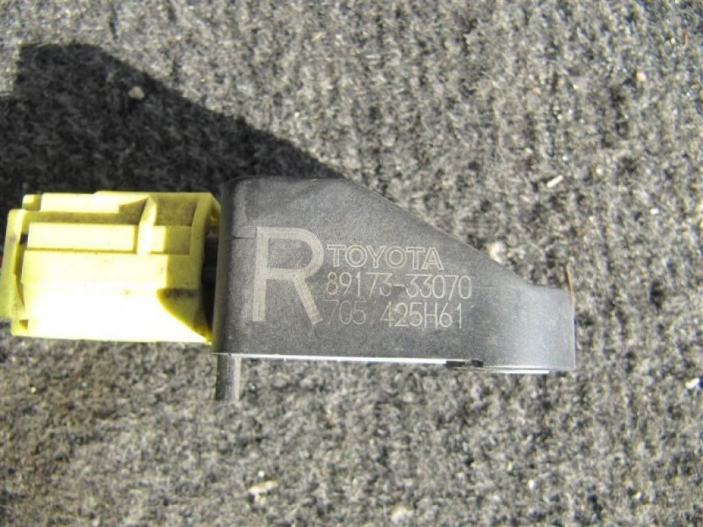 89173-09400 | Датчик удара TOYOTA CAMRY 40 06-11 - Фото 3