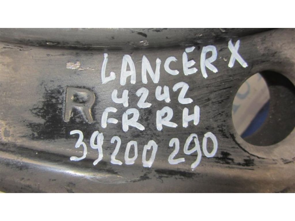 4013A010 | Важіль передньої підвіски нижній прав. MITSUBISHI LANCER X 10 07-15 - Фото 2