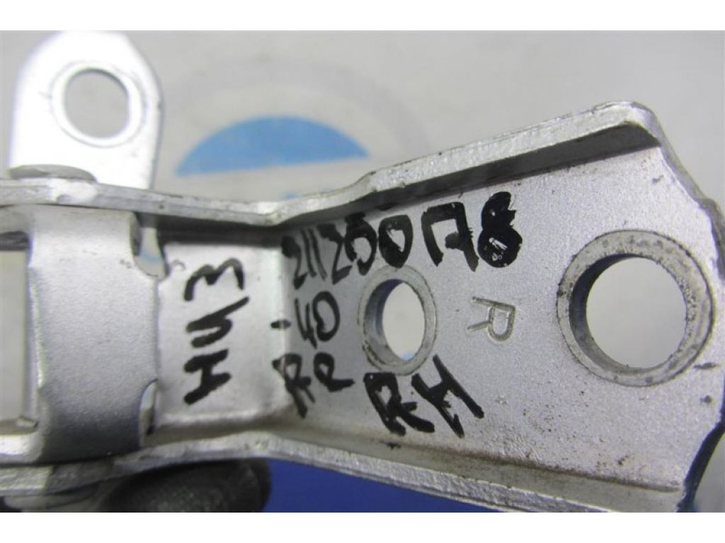 Петля двери нижняя задн. прав. TOYOTA CAMRY 40 06-11 - Фото 2