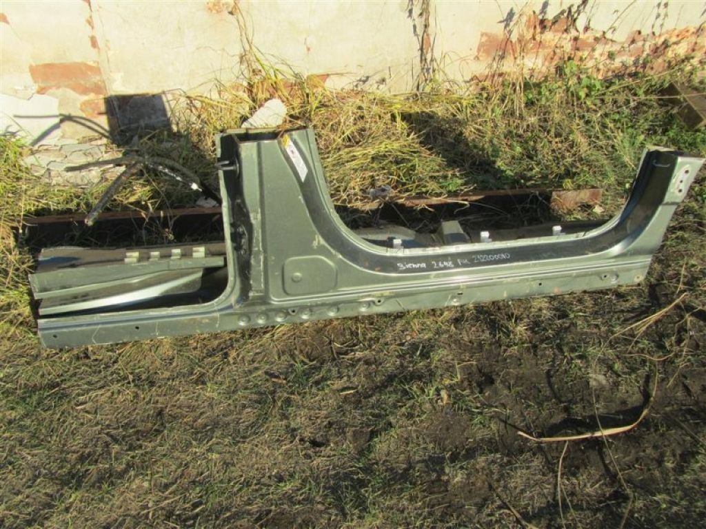 61311-08020 | Стійка кузова середня прав. TOYOTA SIENNA 11-16
