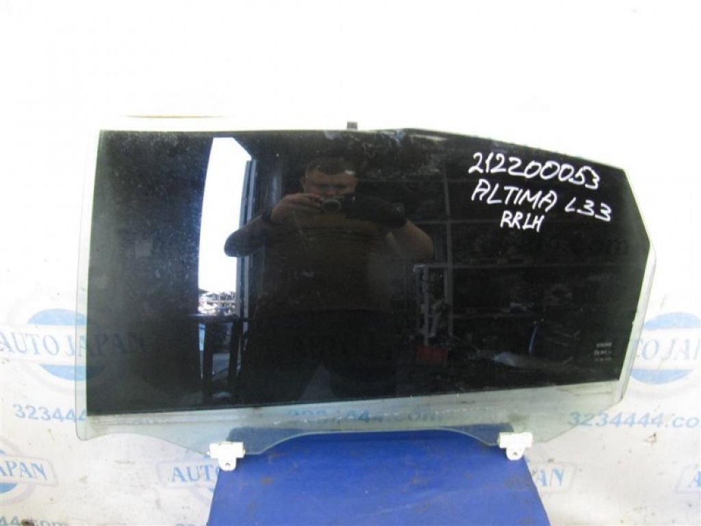 82301-3TA0A | Скло дверей задн. лів. NISSAN ALTIMA L33 12-18