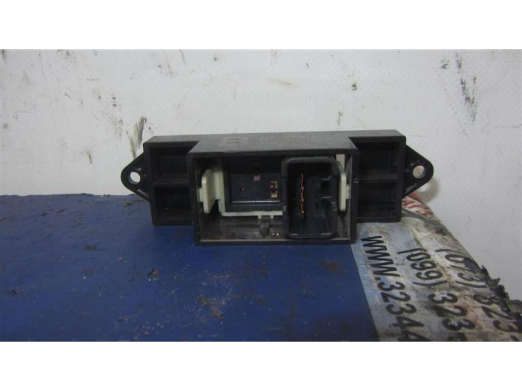 MR587944 | Кнопка стеклоподъемника MITSUBISHI L200 06-14 - Фото 4