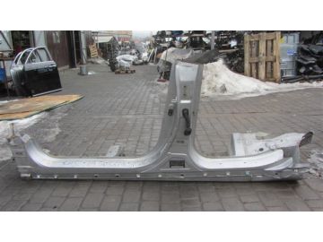 Стійка кузова середня лів. HYUNDAI SONATA YF 10-14