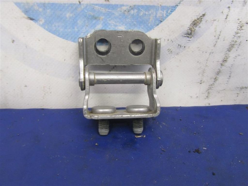 L206-62-210A | Петля крышки багажника лев. MAZDA CX-7 06-12 - Фото 2