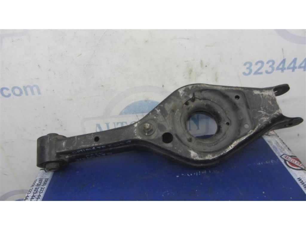 55210-3Q155 | Важіль задньої підвіски нижній поперечний лів. KIA OPTIMA TF 11-16