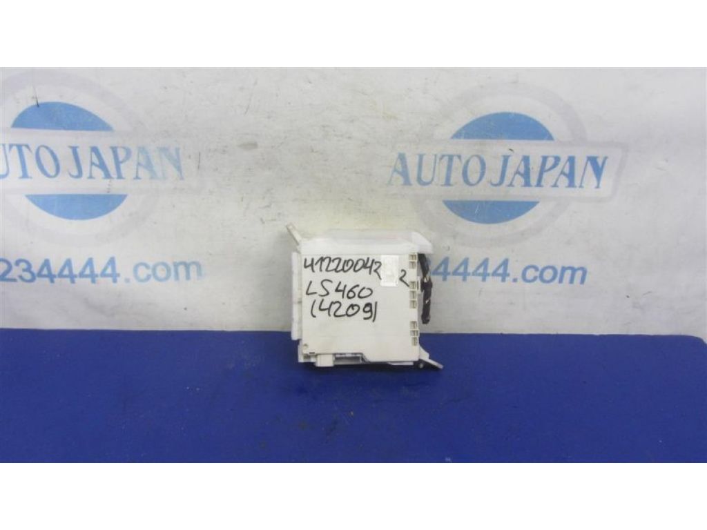 82670-50120 | Блок запобіжників салон LEXUS LS460 06-12 - Фото 4