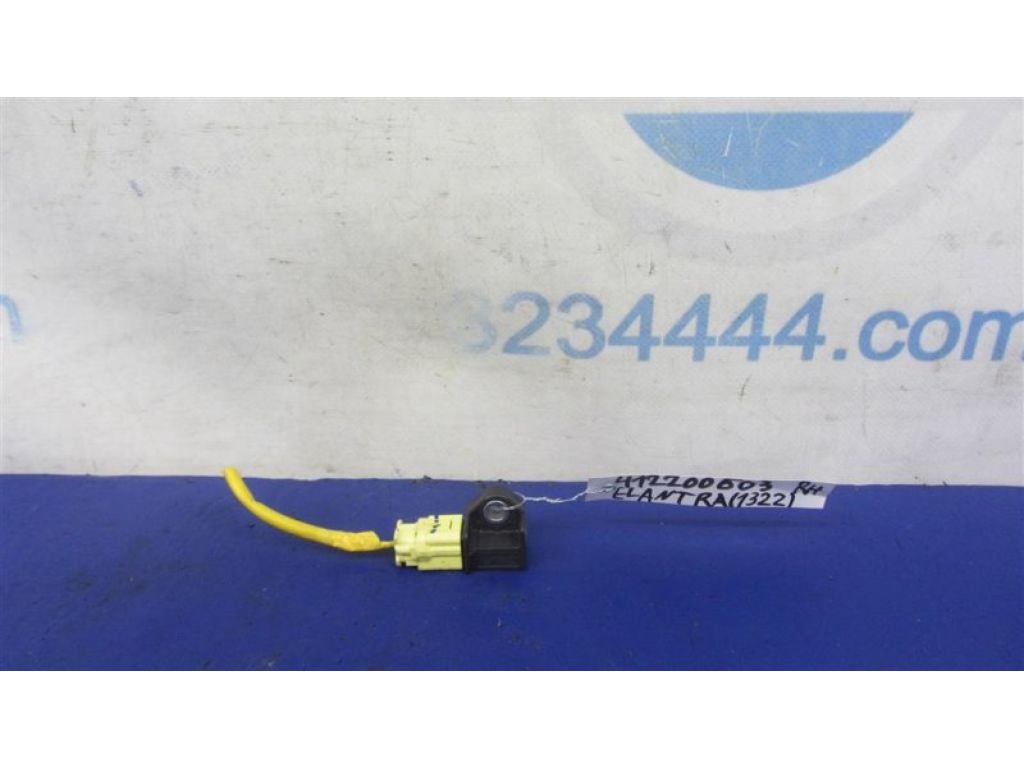 95920-F2000 | Датчик удара задн. прав. HYUNDAI ELANTRA AD 16-