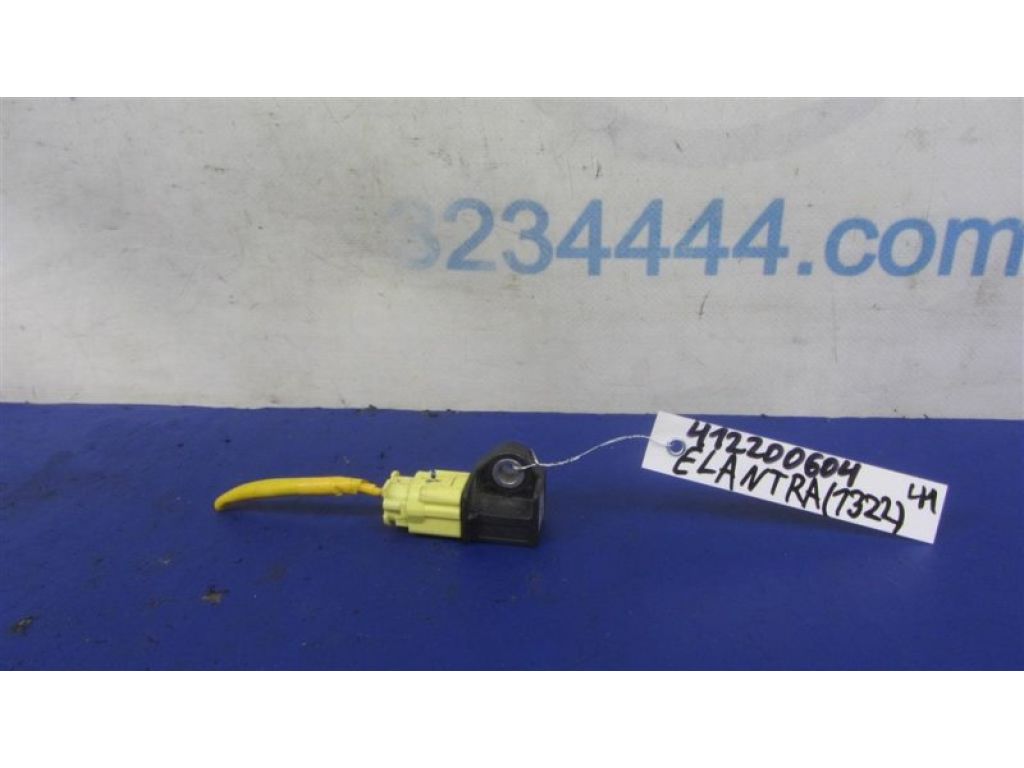 95920-F2000 | Датчик удара задн. прав. HYUNDAI ELANTRA AD 16-