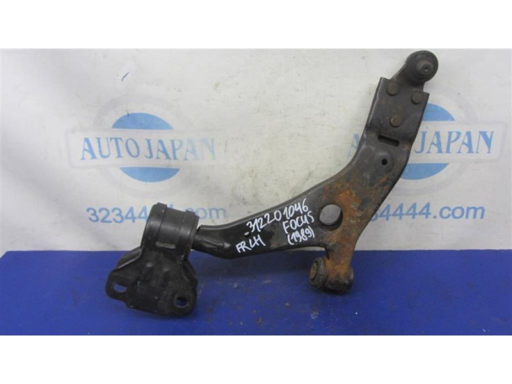 F1FZ-3079-A | Важіль передньої підвіски нижній лів. FORD FOCUS 10-18