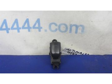 Кнопка стеклоподъемника задн. лев. NISSAN ALTIMA L33 12-18