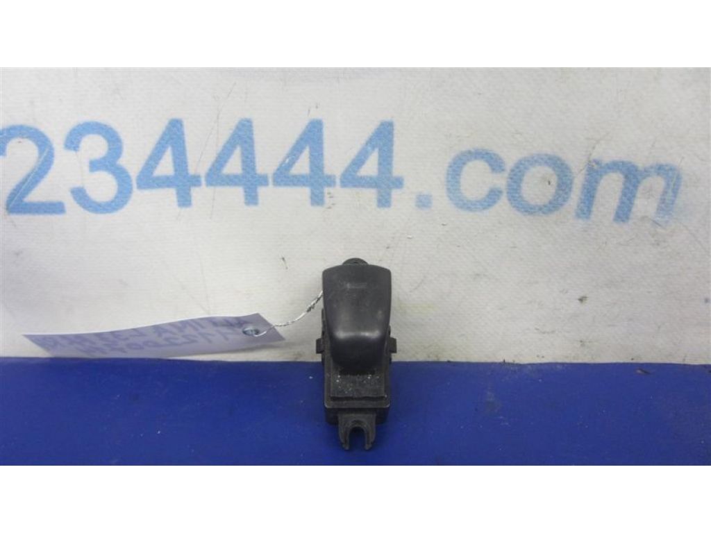25411-3TA3A | Кнопка стеклоподъемника задн. прав. NISSAN ALTIMA L33 12-18