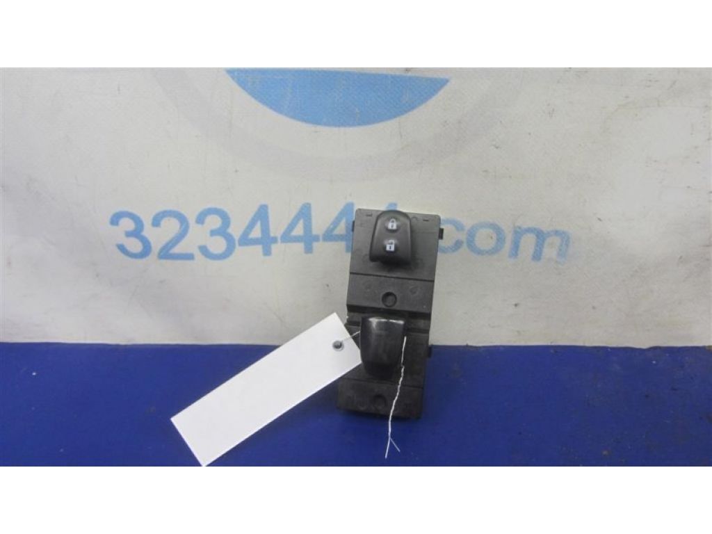 25411-3TA1B | Кнопка склопідіймача передн. прав. NISSAN ALTIMA L33 12-18