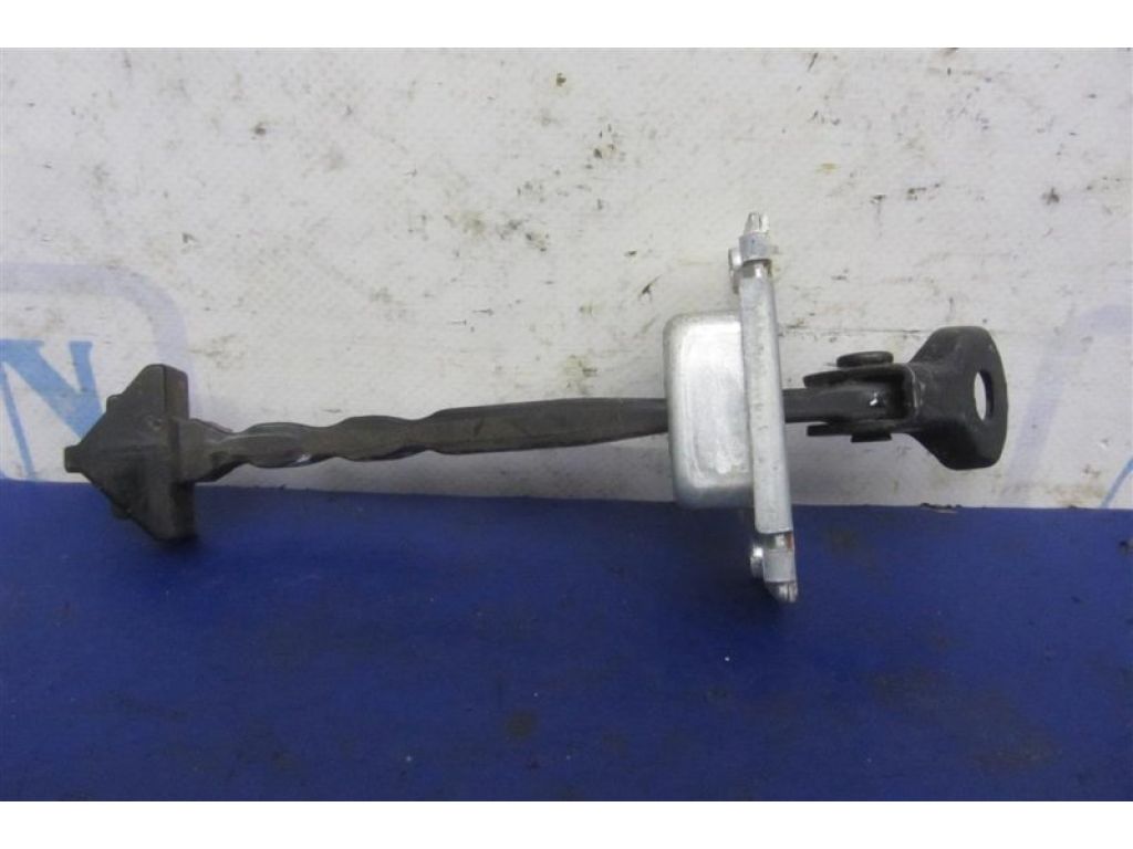 BBM472270B | Ограничитель двери задн. лев. MAZDA 3 BL 09-13