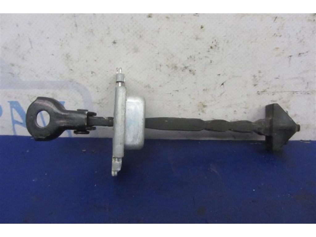 BBM472270B | Ограничитель двери задн. лев. MAZDA 3 BL 09-13