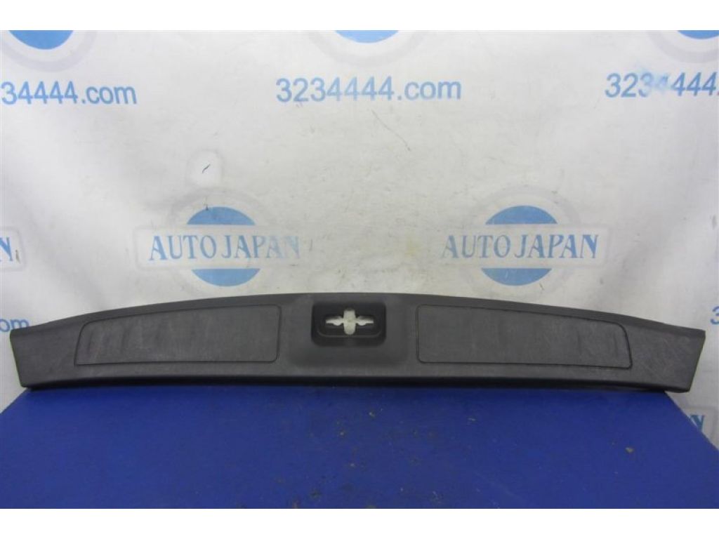 84990-3KA0A | Накладка на поріг багажника NISSAN PATHFINDER R52 12-21